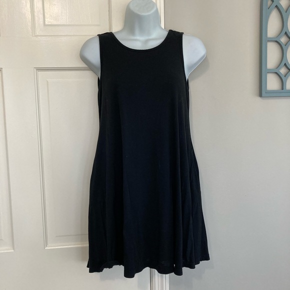 Dresses & Skirts - Elegant Black Sleeveless Dress